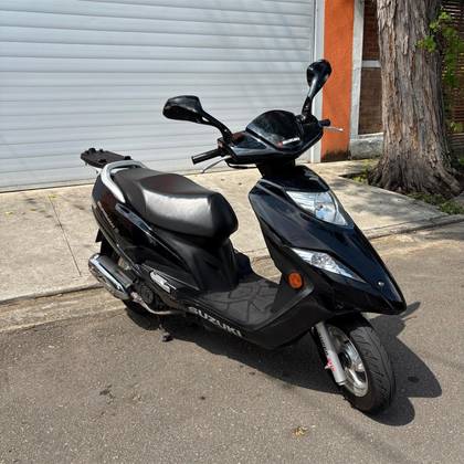SUZUKI BURGMAN i SUZUKI BURGMAN i